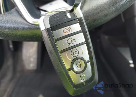 2019 Ford Fusion Hybrid Titanium z USA, uszkodzony, nr VIN 3FA6P0RU0KR260239